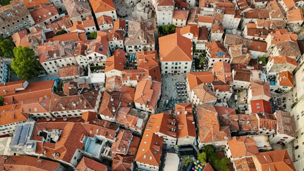 La meravigliosa città murata che nel 2026 sarà tra i luoghi più felici d’Europa.