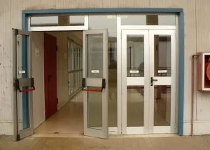 Studente italiano 15enne in carcere a Malta: padre denuncia condizioni critiche dopo 70 giorni.