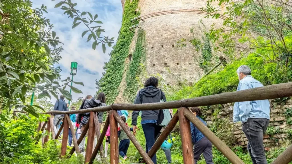 Al via “ViVi il Verde 2026”, dalla Regione 100mila euro per valorizzare parchi e giardini storici di valore culturale