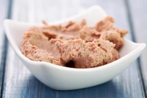 Attenzione: possibili rischi botulino da paté di maiale ceco. Mantieniti informato!