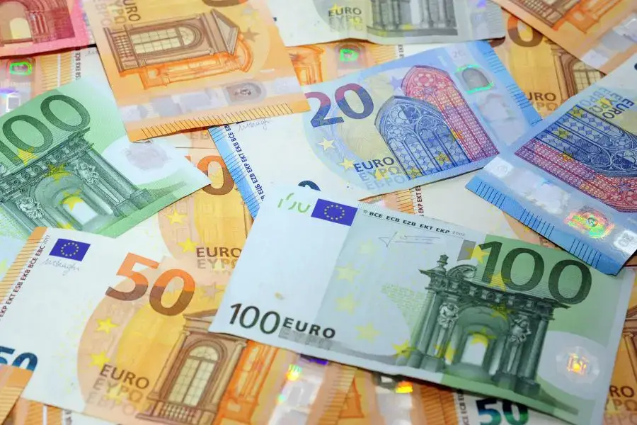 Debito pubblico italiano a giugno raggiunge 3.207,2 miliardi, record storico