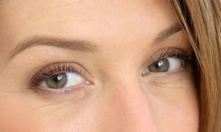 Il trucco dopo i 50 anni: gli errori da evitare e le tecniche che ringiovaniscono il viso