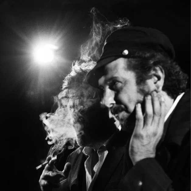 Vinicio Capossela sorprende con “Tutti Bodyguard”, la rivisitazione di “Body guard”