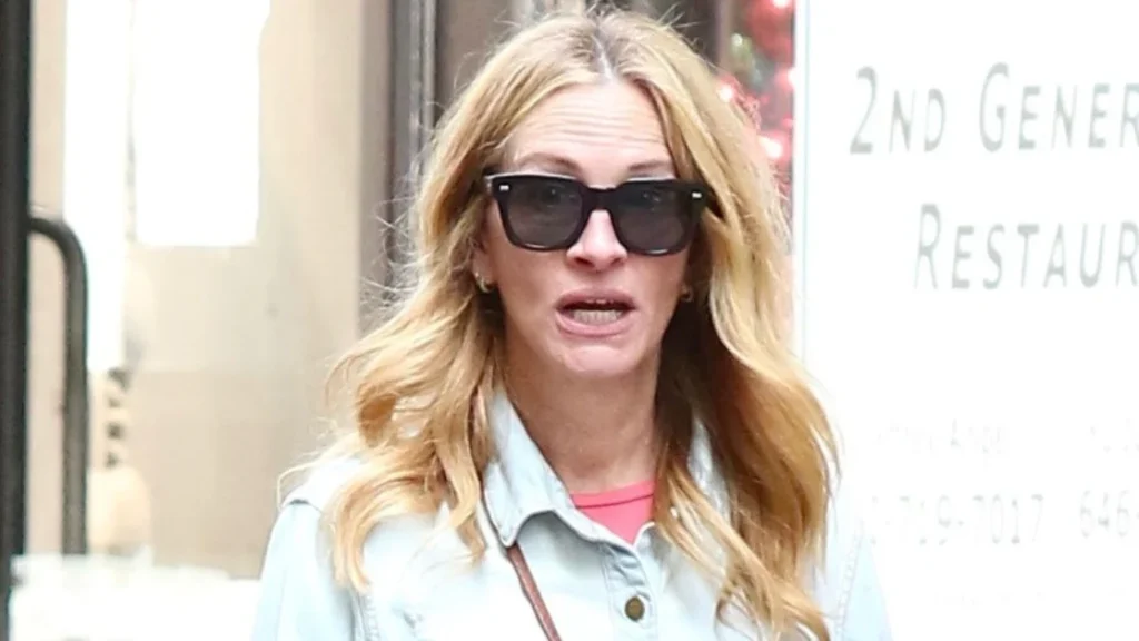 Julia Roberts riporta in vita un modello Birkenstock dimenticato: meglio delle classiche Arizona e Boston.