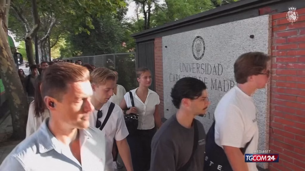 Il grande debutto universitario di Leonor di Spagna: emozioni e nuove sfide all’orizzonte