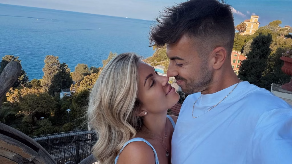 Foto esclusive: Ludovica Pagani e Stephan El Shaarawy nella nuova casa in Liguria con piscina