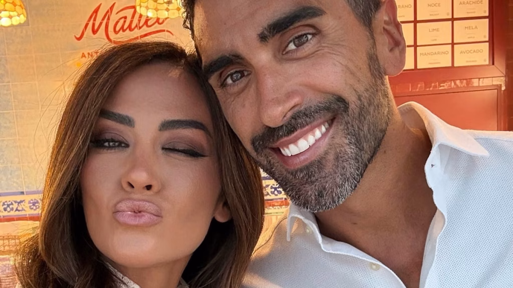 Giorgia Palmas: tramonti e momenti felici con la famiglia nel mese di settembre.