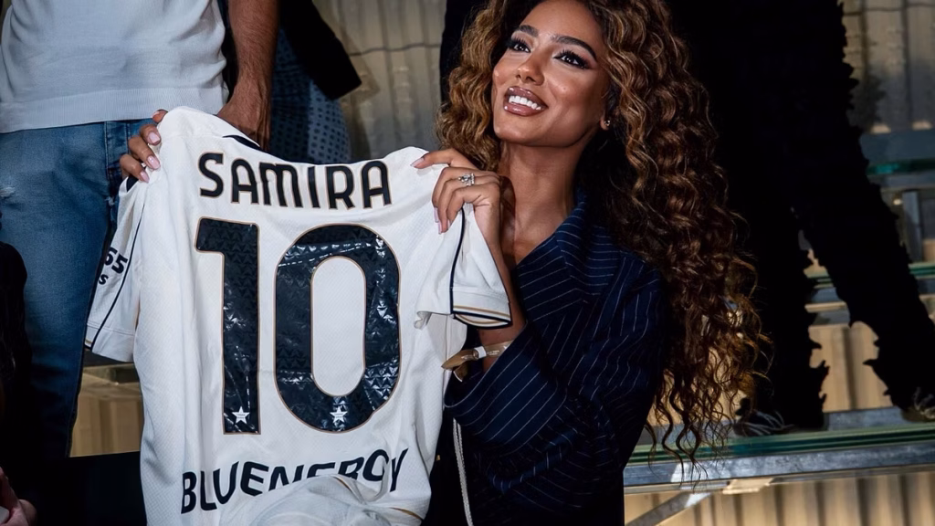 Samira Lui sfila con maglia Udinese alla Milano Fashion Week: l’outfit più trendy dell’evento.