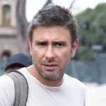 Alessandro Di Battista, Associazione Schierarsi: “Sta affrontando nel migliore dei modi la fase successiva all’intervento”