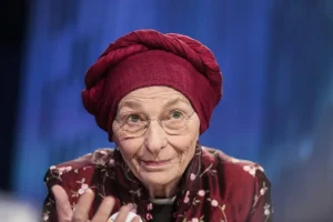 Emma Bonino, la situazione resta stabile ma delicata: domani uscirà dalla terapia intensiva
