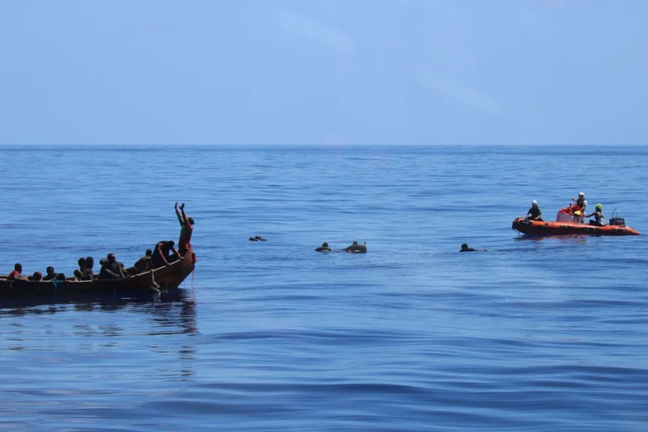 Sea Watch, almeno due morti e numerosi dispersi nel naufragio di un gommone nelle acque tra Libia e Tunisia