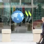 Ocse aumenta stime Pil Italia 2026, rallenta crescita economica globale