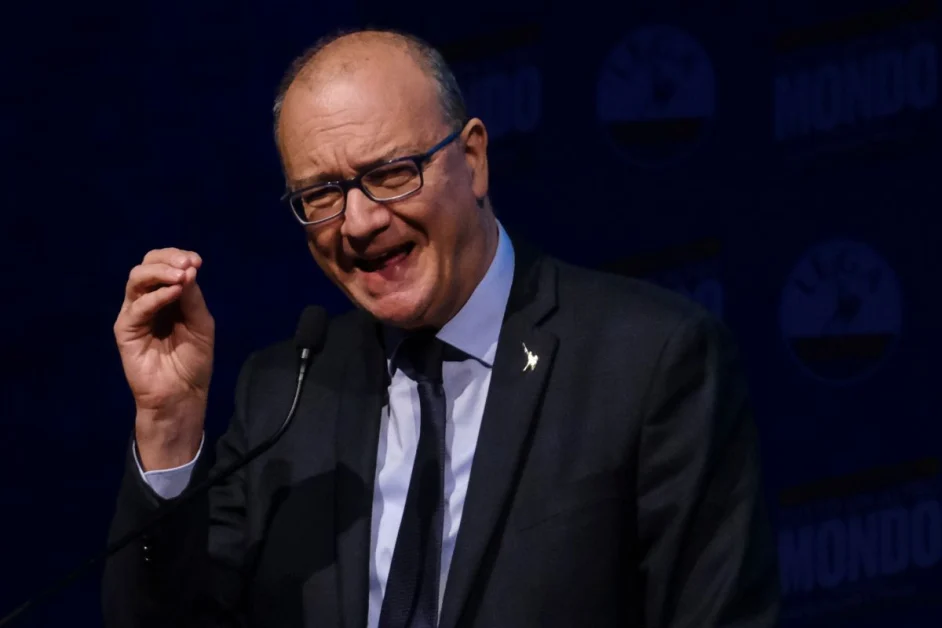 Valditara “Tetto agli stranieri in classe solo se non parlano bene la nostra lingua. La norma riguarda anche gli europei”