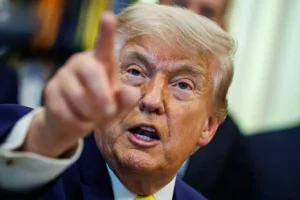 Trump bandisce dalla Casa Bianca la Cnn, MsNow e Politico