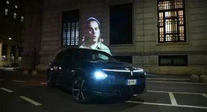 Lancia Ypsilon protagonista del videoclip “Dedica” di Ernia