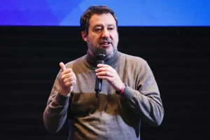 Salvini “Non lasciare sole le 350 aziende italiane rimaste in Russia”