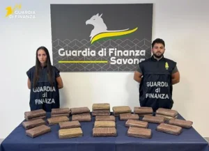 Savona, arrestati 2 corrieri con 34 Kg di cocaina occultati in un camper