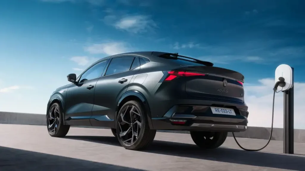 Renault Rafale Hypnotic, la nuova serie limitata da 1.500 esemplari