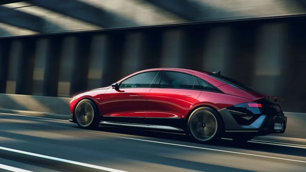 Nuova Hyundai Ioniq 6 N Line, aerodinamica evoluta e fino a 595 km di autonomia