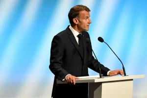 Ue, Macron “Ritrovare coraggio dei fondatori contro il ritorno dei nazionalismi”