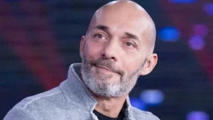 Max Laudadio aggredito in casa: notte di paura e ricovero in ospedale.
