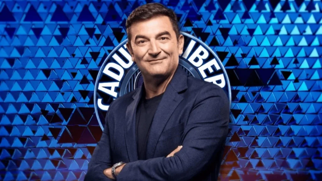 Caduta Libera con Max Giusti: band dal vivo, giochi inediti e una sorpresa musicale