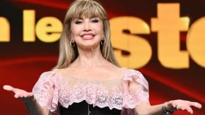 Titolo: Scopri i Primi Sei Accoppiamenti di Ballando con le Stelle

Milly Carlucci presenta i primi sei accoppiamenti della nuova stagione di Ballando con le Stelle.