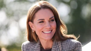 Kate Middleton: il perfetto stile autunnale comodo per ogni occasione, dai tailleur ai jeans.