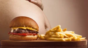Pancia alta aumenta il rischio di malattie: scopri i legami tra salute e obesità