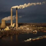 EPA elimina regola limitante gas serra da centrali eliminando emissioni dannose per il pianeta.