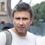 Rinviato il rientro di Alessandro Di Battista in Italia, è stato operato a Cuba