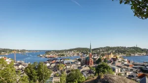 Il miglior luogo per una vacanza tranquilla in Inghilterra: incantevole città sul lago.