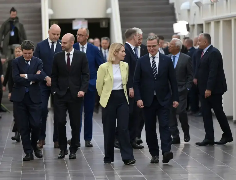Titolo: “L’Unione Europea: nuova strategia con sicurezza e capacità al centro”
Articolo: L’Unione Europea ha ridefinito la propria strategia ponendo al centro sicurezza e capacità.