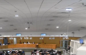 Ondata di maltempo sulla Lombardia, a Milano crolla parte del soffitto dell’aula bunker di San Vittore e viene rinviata l’udienza del processo “Hydra”