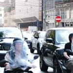 Abolito il bollo per auto piccole e medie e motocicli, Meloni: “Cancellata una tassa odiosa”. Taglio delle accise fino al 5 ottobre