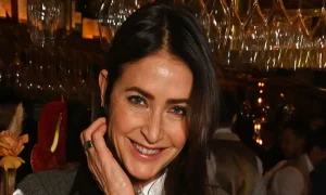 Fashion rule for women over 40 by Lisa Snowdon: timeless style tips for all ages.