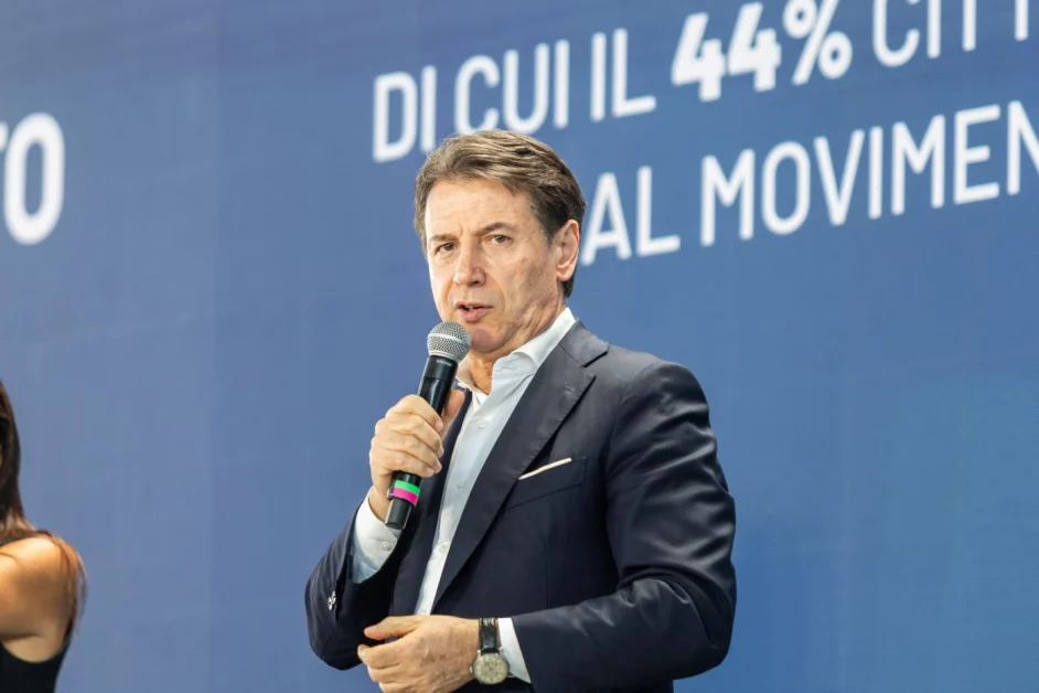 Conte “L’obiettivo è cambiare l’Italia, non siamo disposti a indietreggiare”
