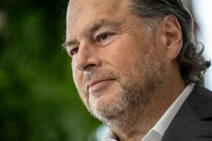 Startup AI Listen Labs annulla round funding da ,5B per colloqui con Salesforce.