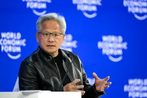 Jensen Huang a Trump: “Non permetteremo rallentamento dell’IA”. Ottimizzato per Google Discover.