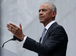 Obama spinge i democratici a creare un piano chiaro per la protezione dell’IA. Titolo: “Obama esorta i democratici a proteggere l’IA con un piano chiaro”