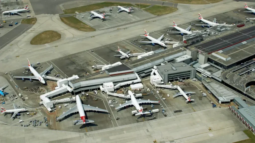 L’aeroporto più connesso al mondo svelato: non è più Londra Heathrow.