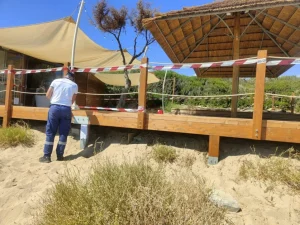 Strutture abusive in uno stabilimento balneare nel Cagliaritano, sequestri e sanzioni