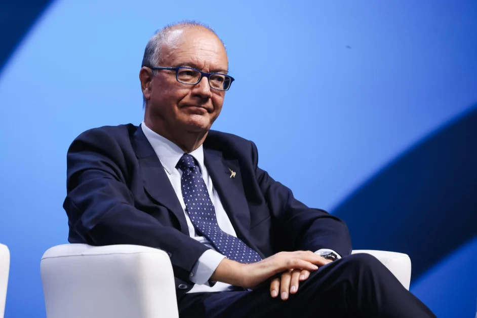 Valditara “Nessuno scontro con il Quirinale, il tetto degli stranieri serve contro le classi ghetto” / Video