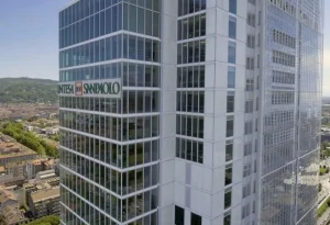 Intesa Sanpaolo approva aumento per l’Opas su Mps: svolta dall’assemblea decisiva