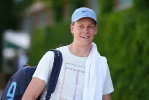 Sinner prepara il rientro e si allena a Montecarlo con Cobolli