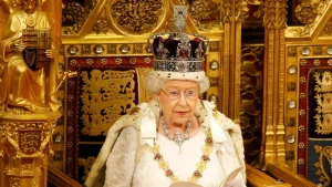 Il desiderio della Regina Elisabetta: mantenere il mistero di una rara tradizione reale.