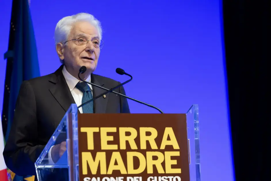 Mattarella a Torino per l’inaugurazione di Terra Madre – Salone del Gusto: “Cibo ed energia armi strategiche bersaglio di guerre scellerate” / Video