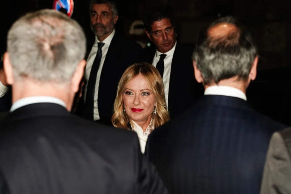 Meloni a Milano per la cena di gala della Fashion Week / Video
