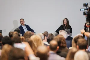 La battaglia contro l’AI è già passata: il primo ministro greco si confida. 
Prime minister greco parla apertamente sull’intelligenza artificiale e il suo impatto.
