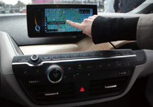 Navigatori satellitari e impatto climatico, concentrando il traffico su poche strade il rischio è di attenuare i benefici ambientali